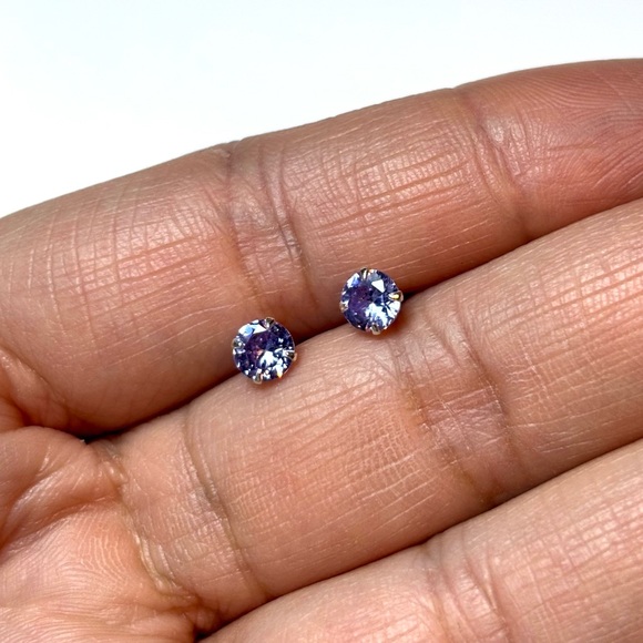 .925 Sterling Silver Women’s Studs with Round Lavender Colored CZs, Wife Gift - Picture 1 of 12